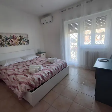Apartment La Casa Di Nina Metro A E Aeroporto